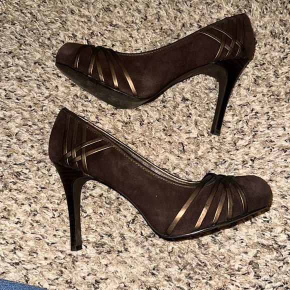Chestnut heels by Fergie! - Picture 3 of 5
